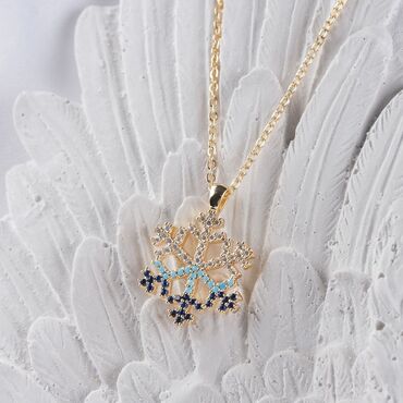 Christmas Themed Snowflake Necklace Set - Thumbnail