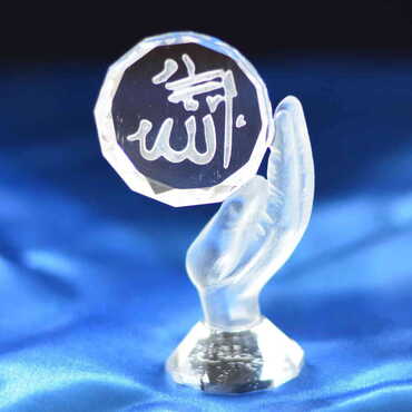 Crystal Quran in Hand Figurine - Thumbnail