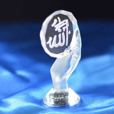 Crystal Quran in Hand Figurine - Thumbnail