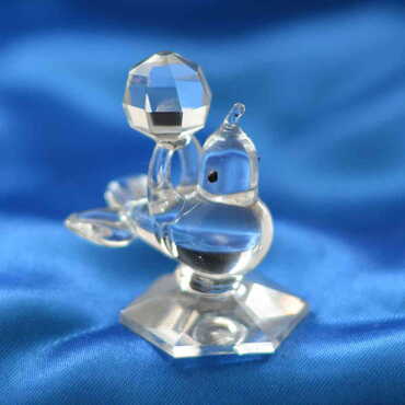 Crystal Seal Ball Playing Figurine - Thumbnail