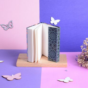 Small Black Notebook for Women's Day - Standart - 2