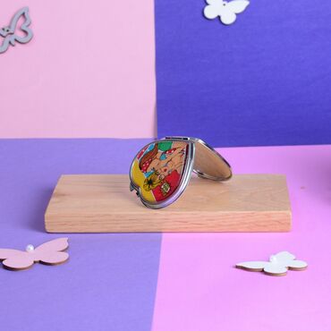 Pop-Art Themed Myros Metal Heart Shaped Compact Mirror - Thumbnail