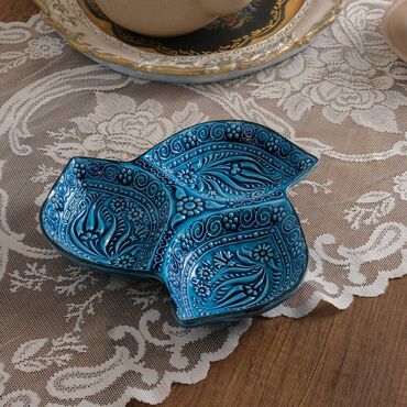 Myros - Turkish Ceramic Turquoise Leaf Shaped Triple Divide Snack Platter