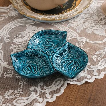 Turkish Ceramic Turquoise Leaf Shaped Triple Divide Snack Platter - Thumbnail