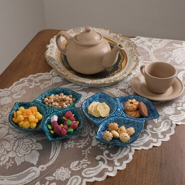 Turkish Ceramic Turquoise Leaf Shaped Triple Divide Snack Platter - Thumbnail