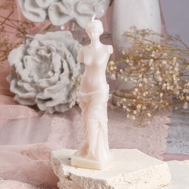 Venus Shaped Candle - Thumbnail